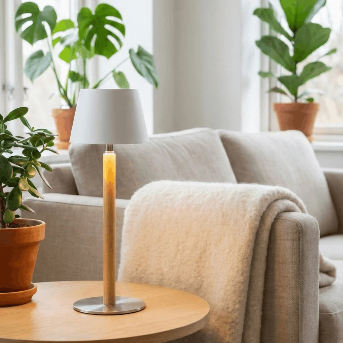 Scandinavian clarity: oak meets steel – Nala