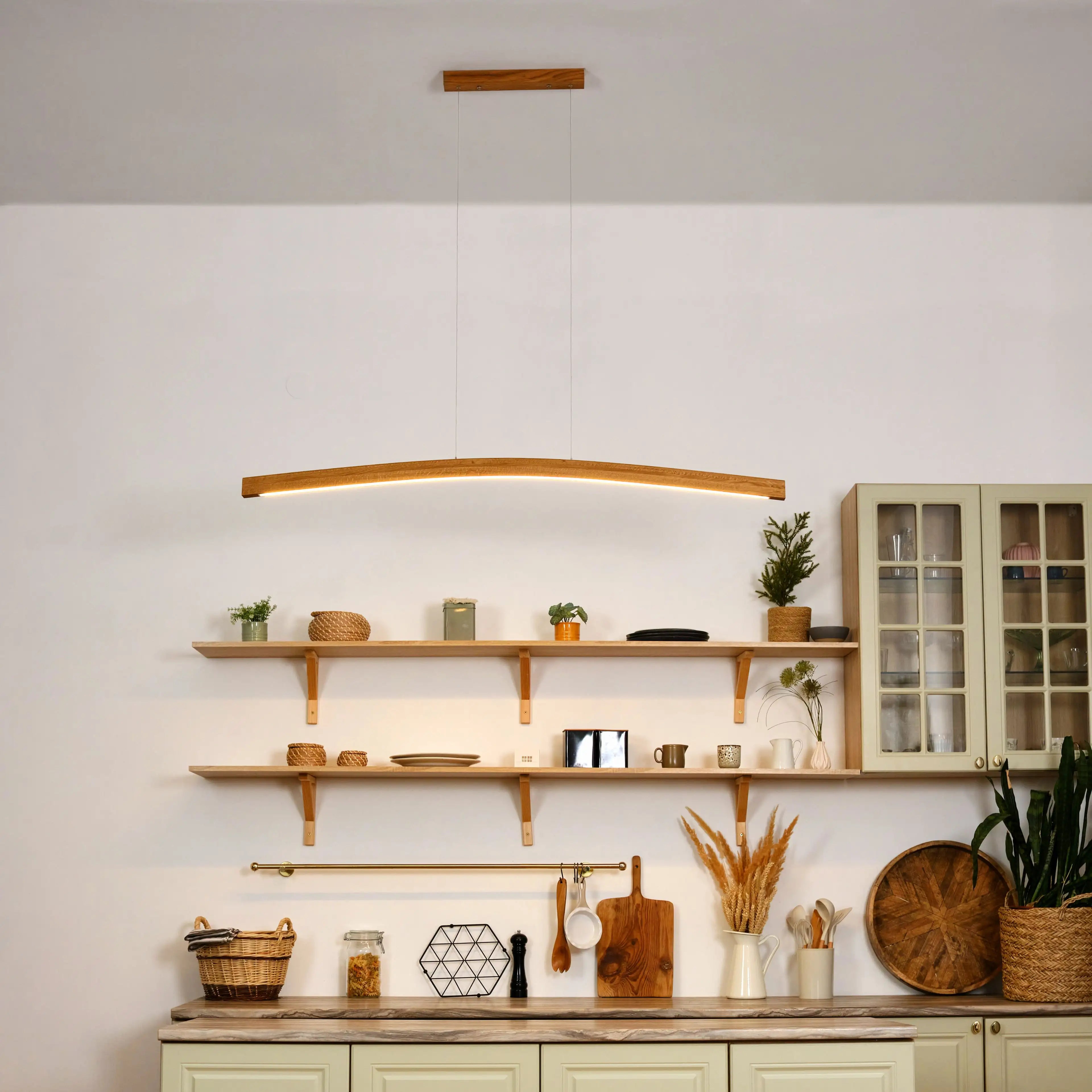 Hängeleuchte aus hochwertigem Vollholz mit filigraner Aufhängung – warmes Licht für Esszimmer & Wohnzimmer