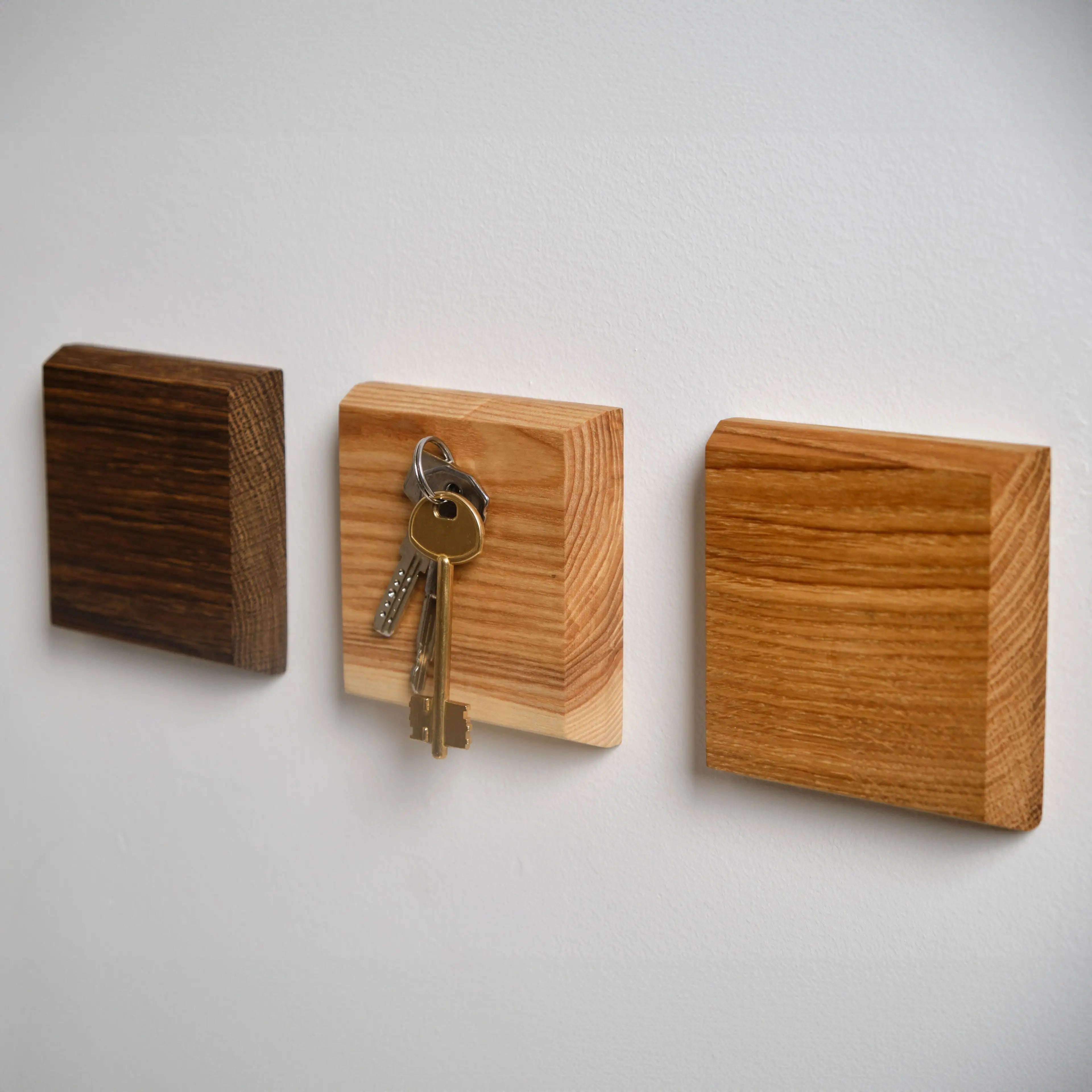 Schwebender Effekt! Unsichtbare Magnete halten deine Schlüssel sicher an diesem edlen Holzbrett