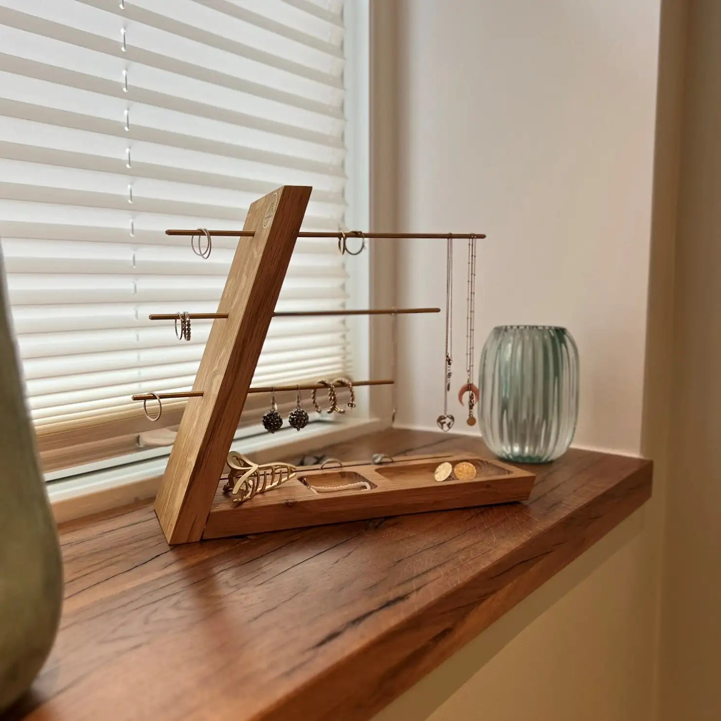 Schmuckständer aus edlem Massivholz