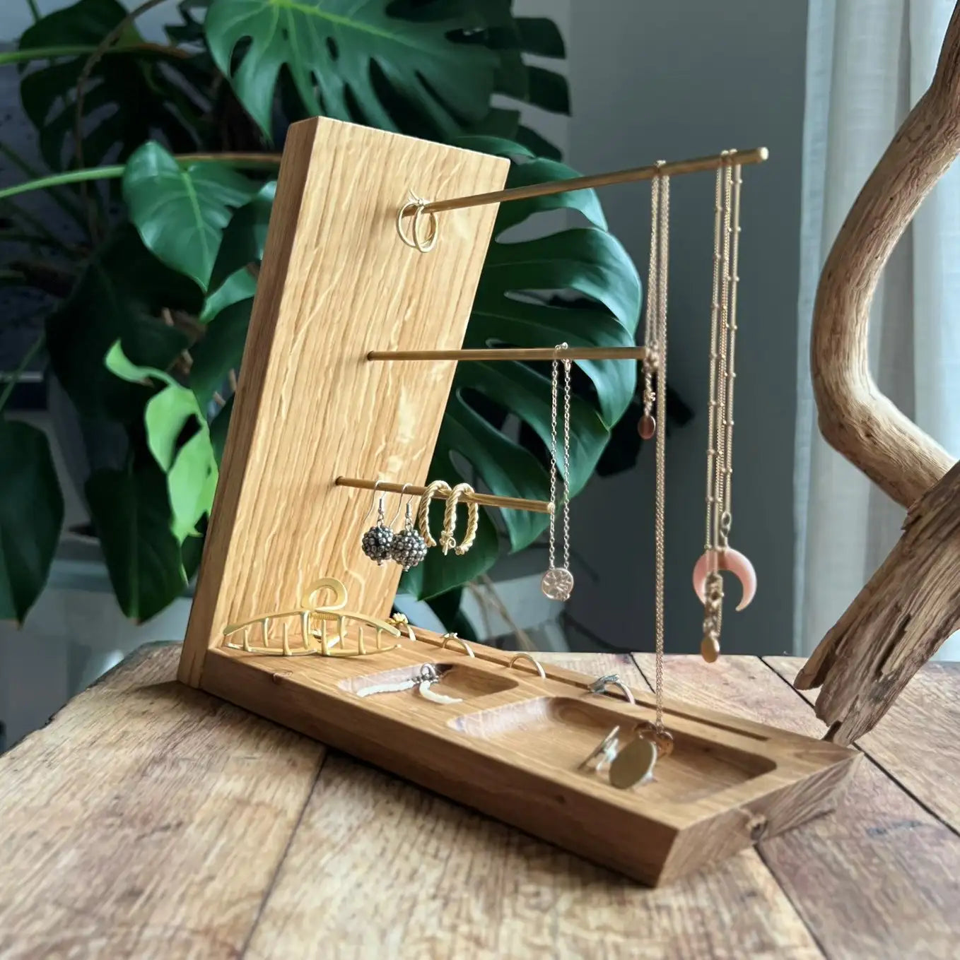 Schmuckständer aus edlem Massivholz