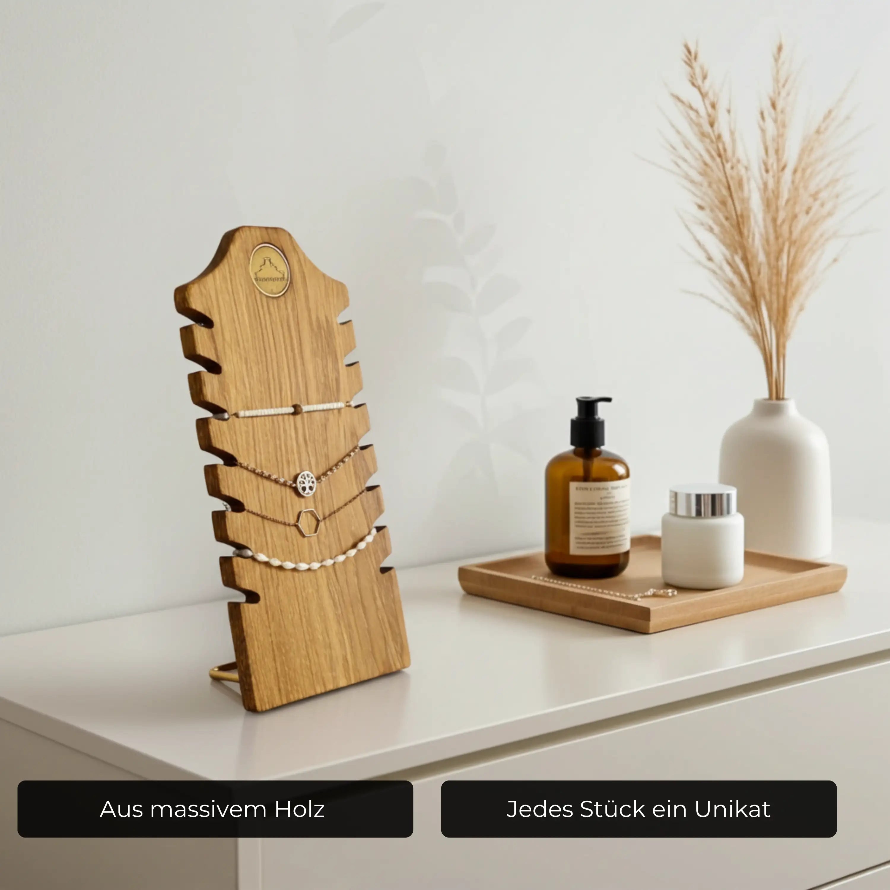 Handgefertigter Armbandhalter– Alea aus edlem Eichen-Massivholz