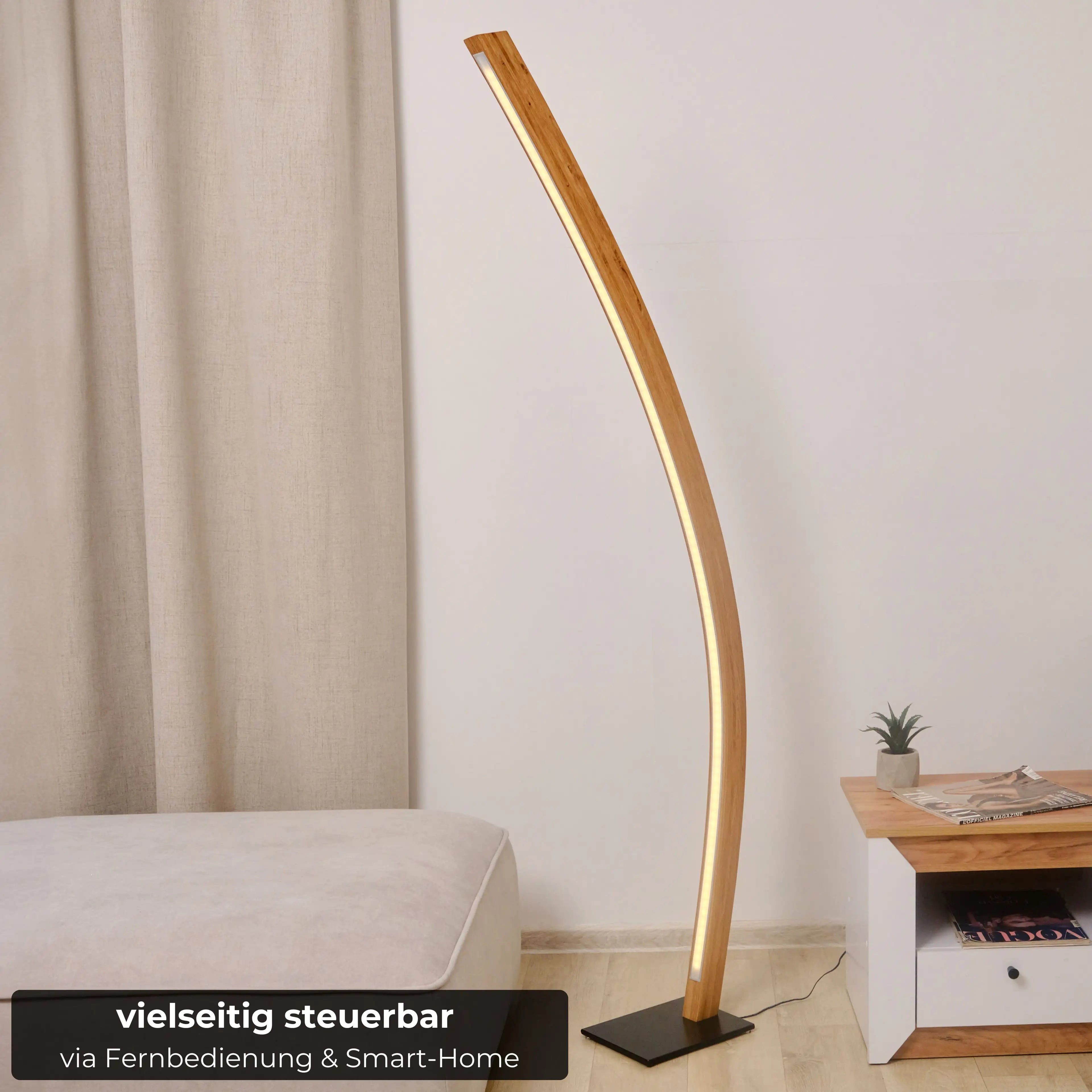 Hochwertige Holz-Stehlampe mit moderner LED-Technik und smarter Dimmfunktion.