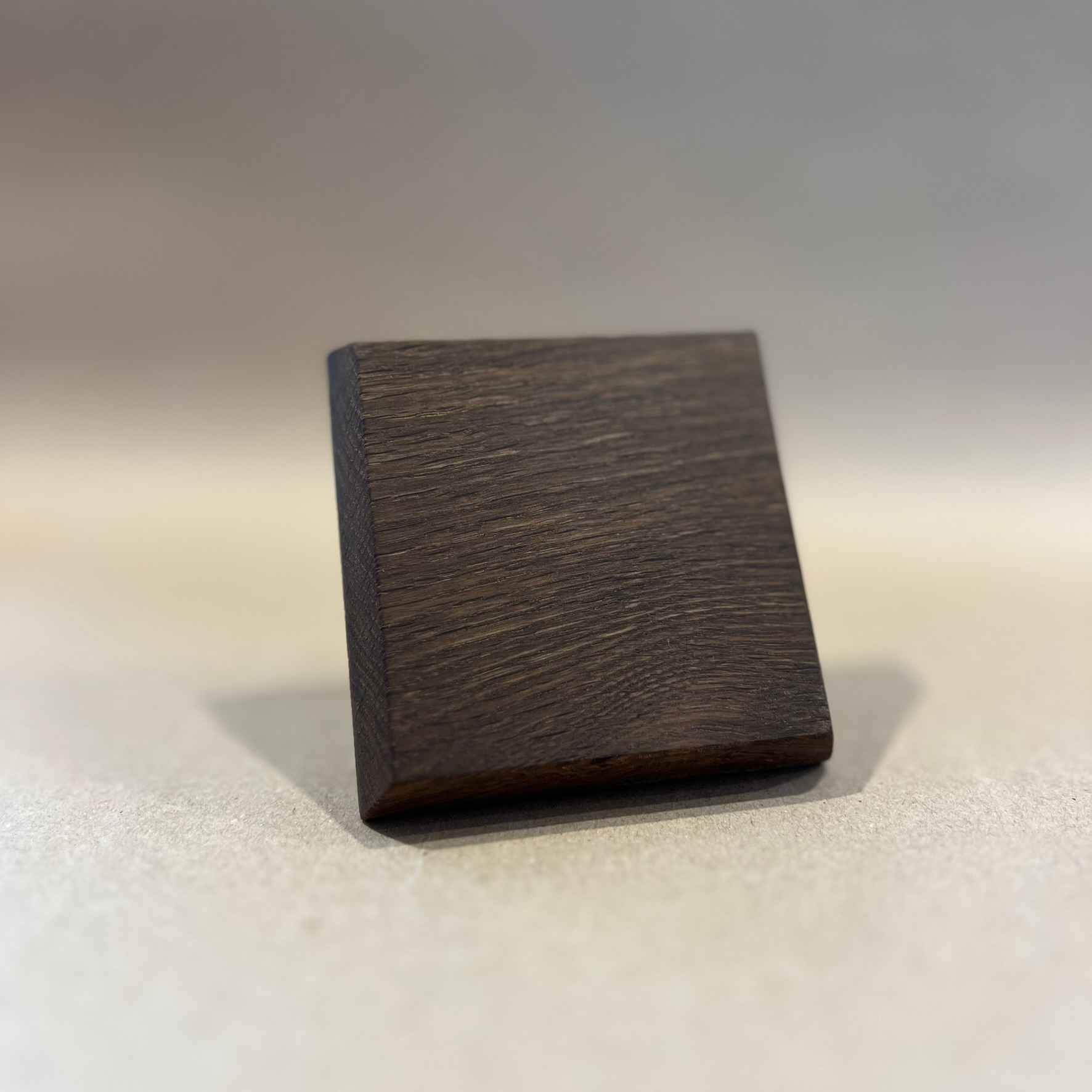 Massivholz Schlüsselhalter Ima für eine ordentliche Diele, Massivholz Räuchereiche.