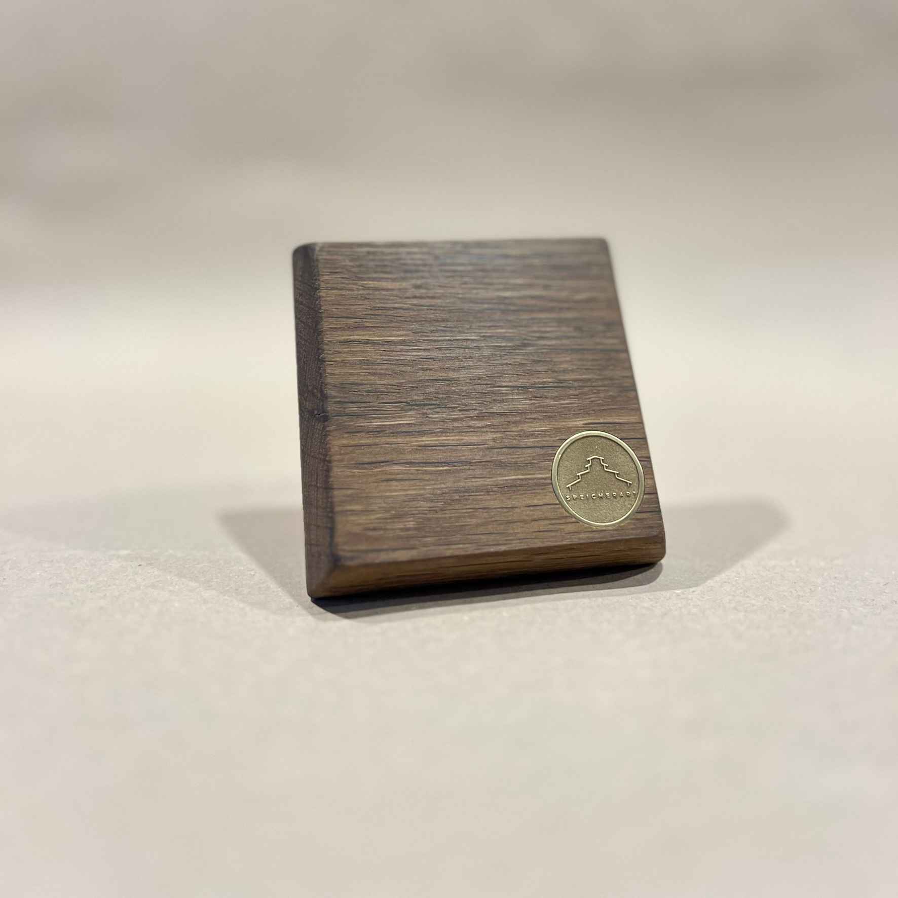 Ima Schlüsselboard Holz: Nachhaltigkeit und Design in einem, Massivholz Räuchereiche.