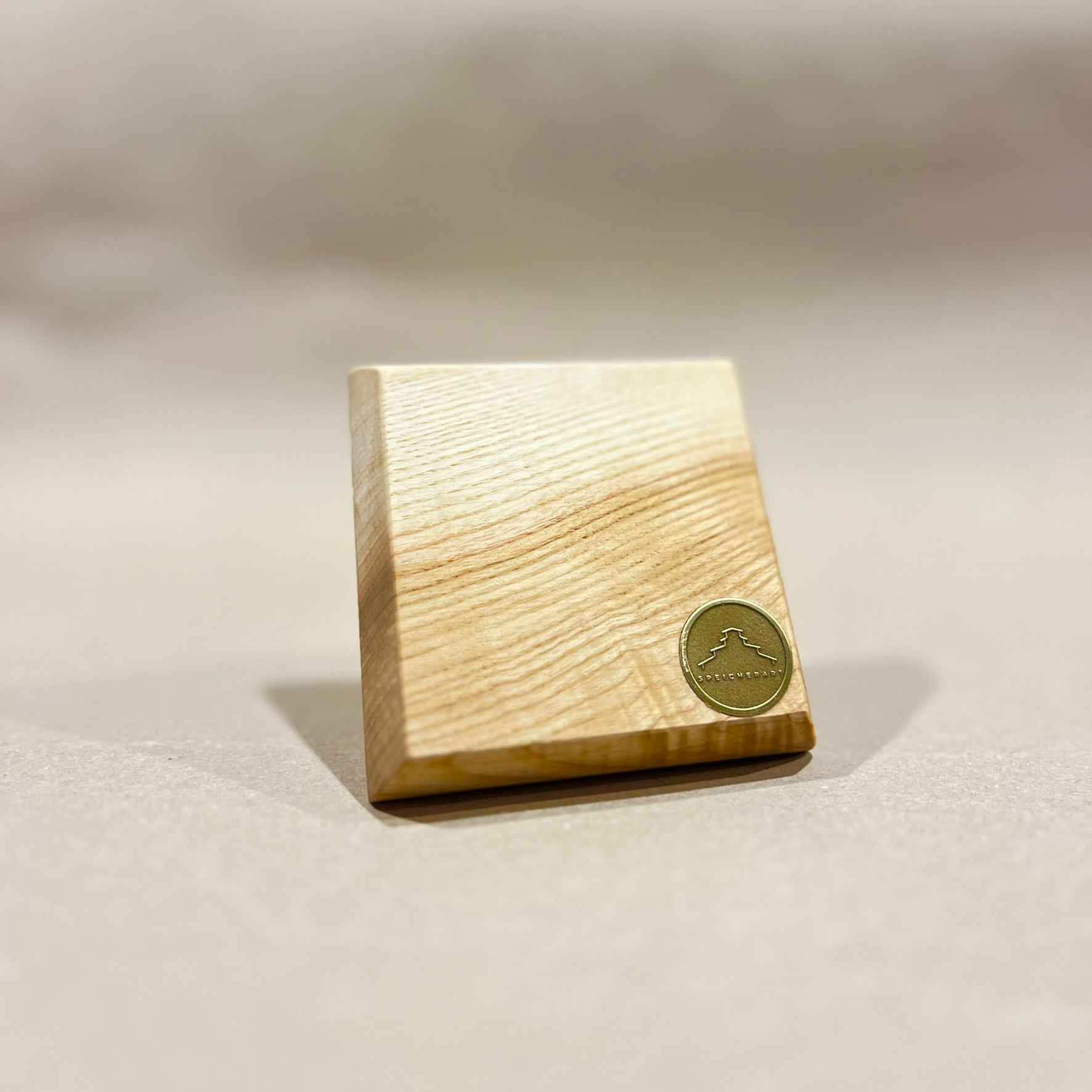 Schlüsselhalter Holz. Qualitativ hochwertige Wohnaccessoire in Handarbeit gefertigt.