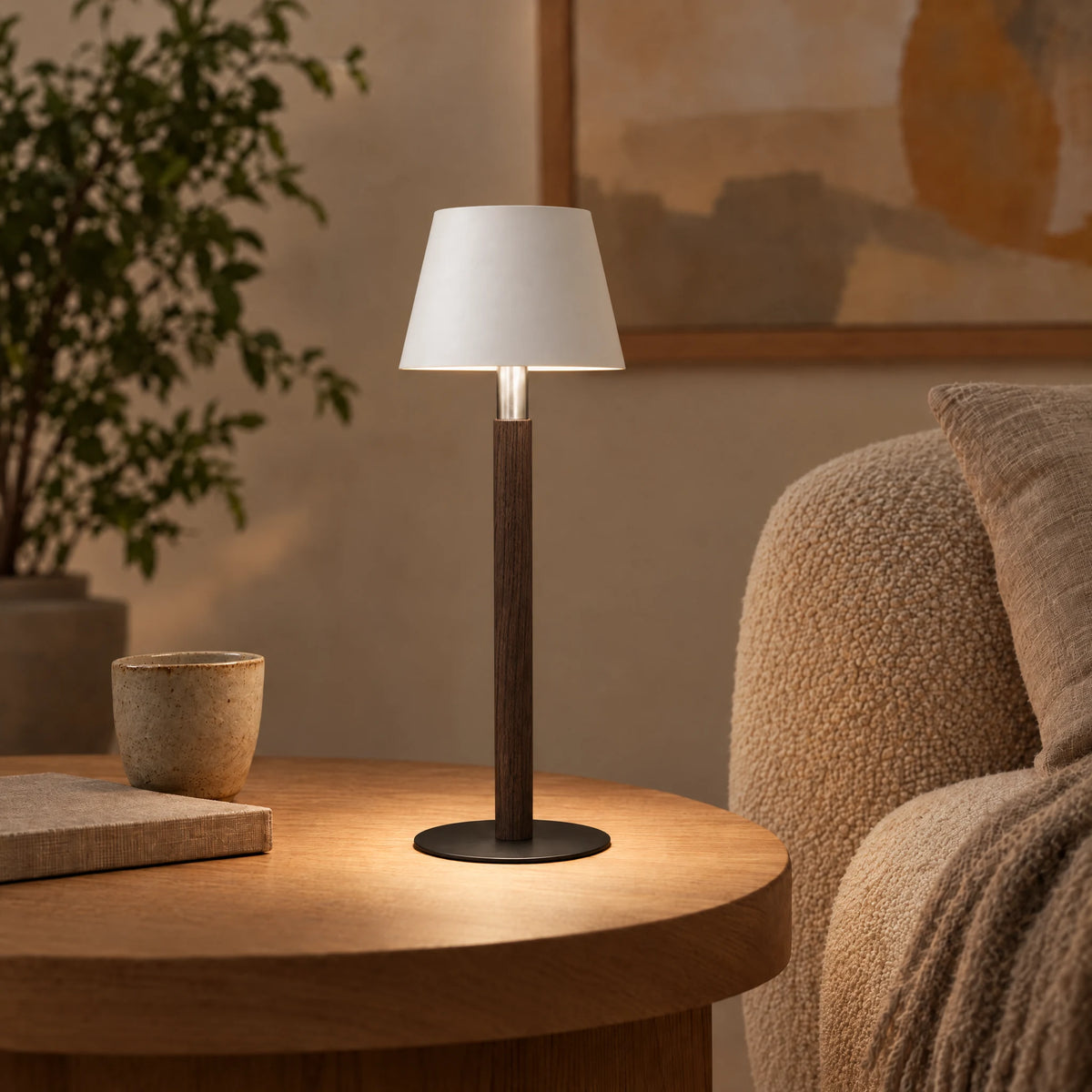 Nala rechargeable table lamp in smoked oak with black steel base and white shade #Holzart_Variante