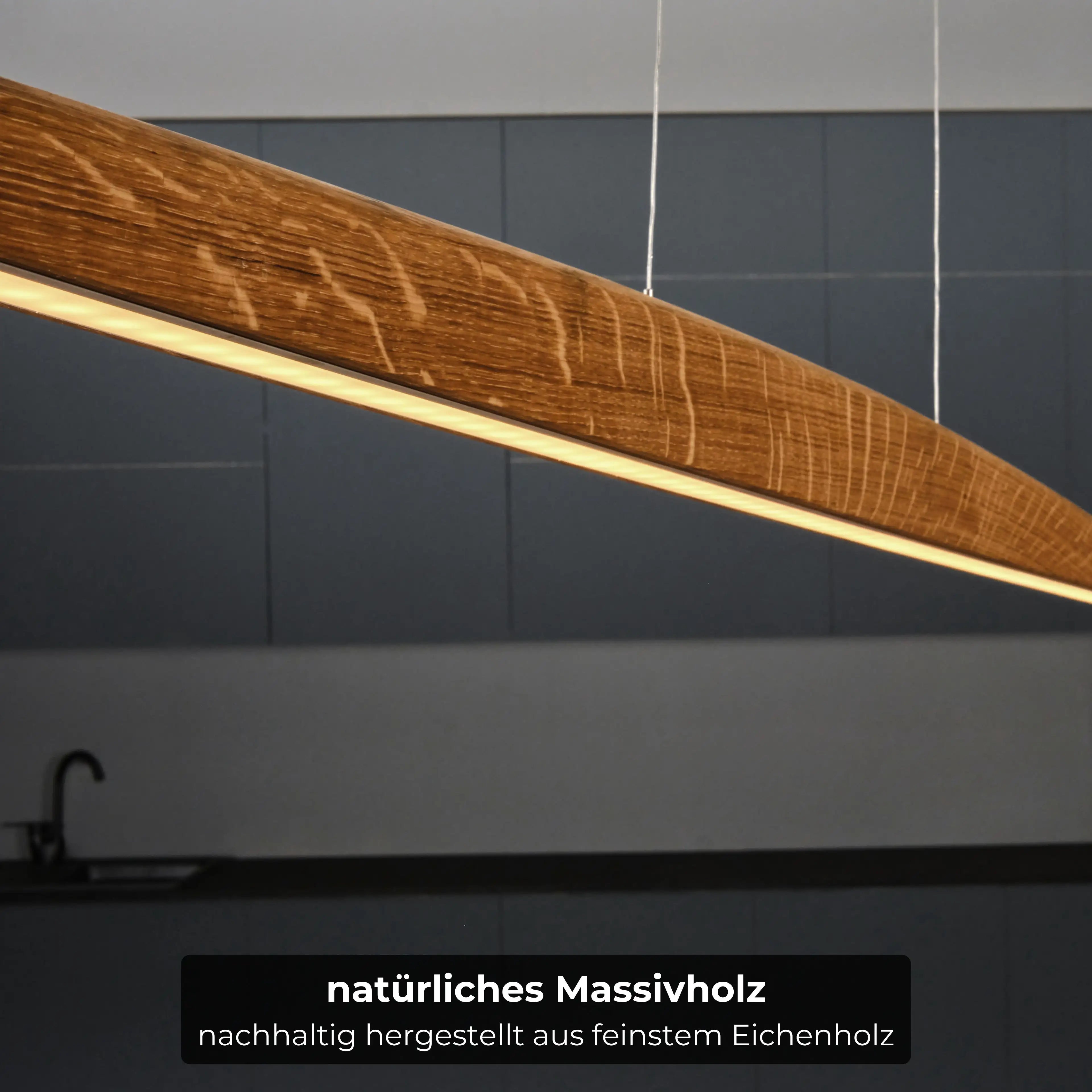 Elegante Pendelleuchte aus Massivholz mit smarter LED-Technik, dimmbar & kompatibel mit Alexa & Google Home.
