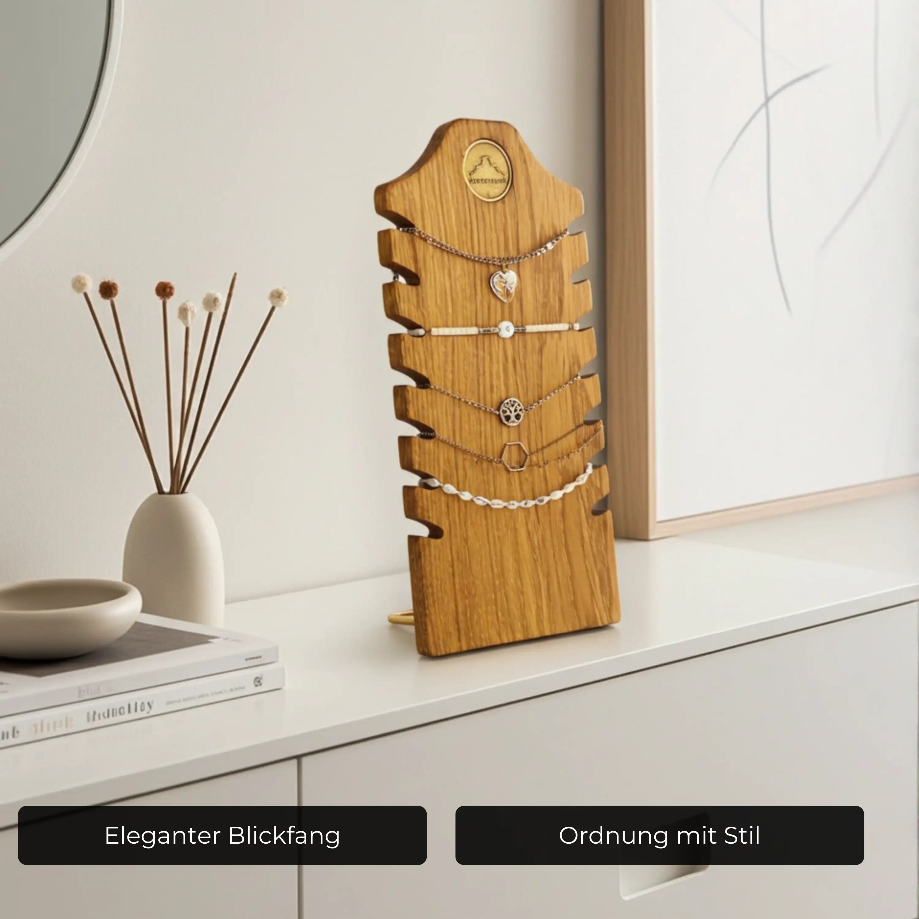 Handgefertigter Armbandhalter– Alea aus edlem Eichen-Massivholz