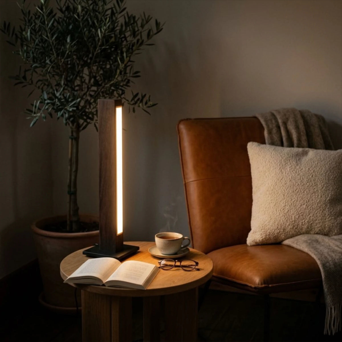 Designer Tischlampe aus Massivholz, dimmbare LED-Tischleuchte - Fanari