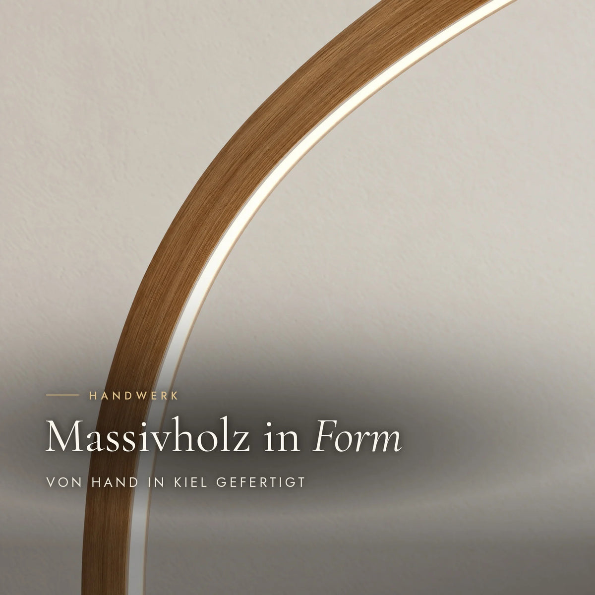 Fulgor floor lamp in detail: curved solid wood arc with light channel, handmade in Kiel