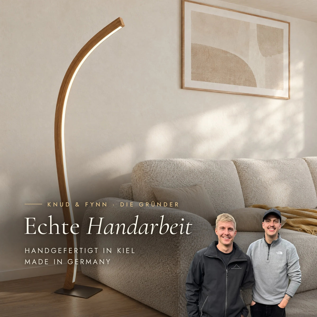 Knud and Fynn, the founders of SpeicherArt, next to the Fulgor floor lamp: genuine craftsmanship, handmade in Kiel