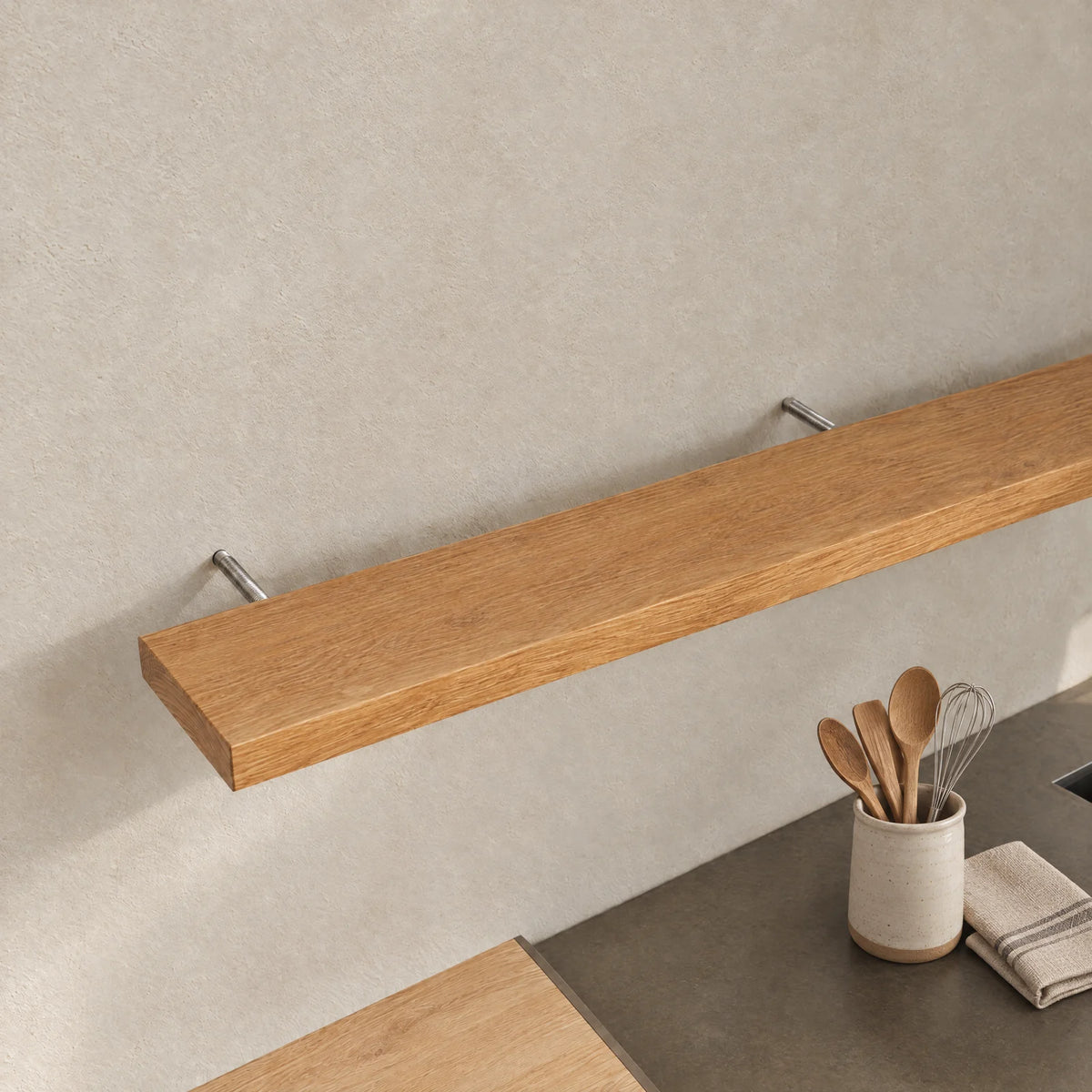 Schwebt an der Wand – Levia