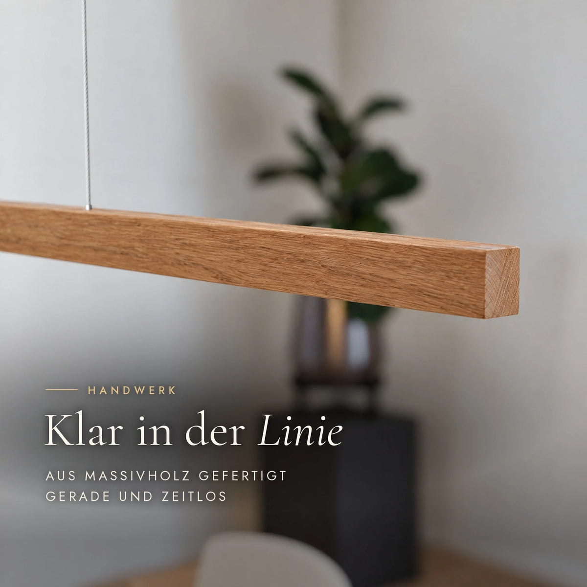 Nahaufnahme der Pendelleuchte Tara: gerade Form aus Massivholz mit sichtbarem Hirnholz