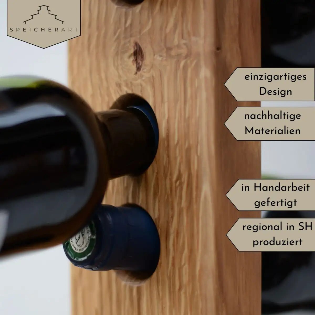 Rustikales Weinregal: Holz trifft auf robusten Stahlfuß – ein Blickfang in jedem Raum.